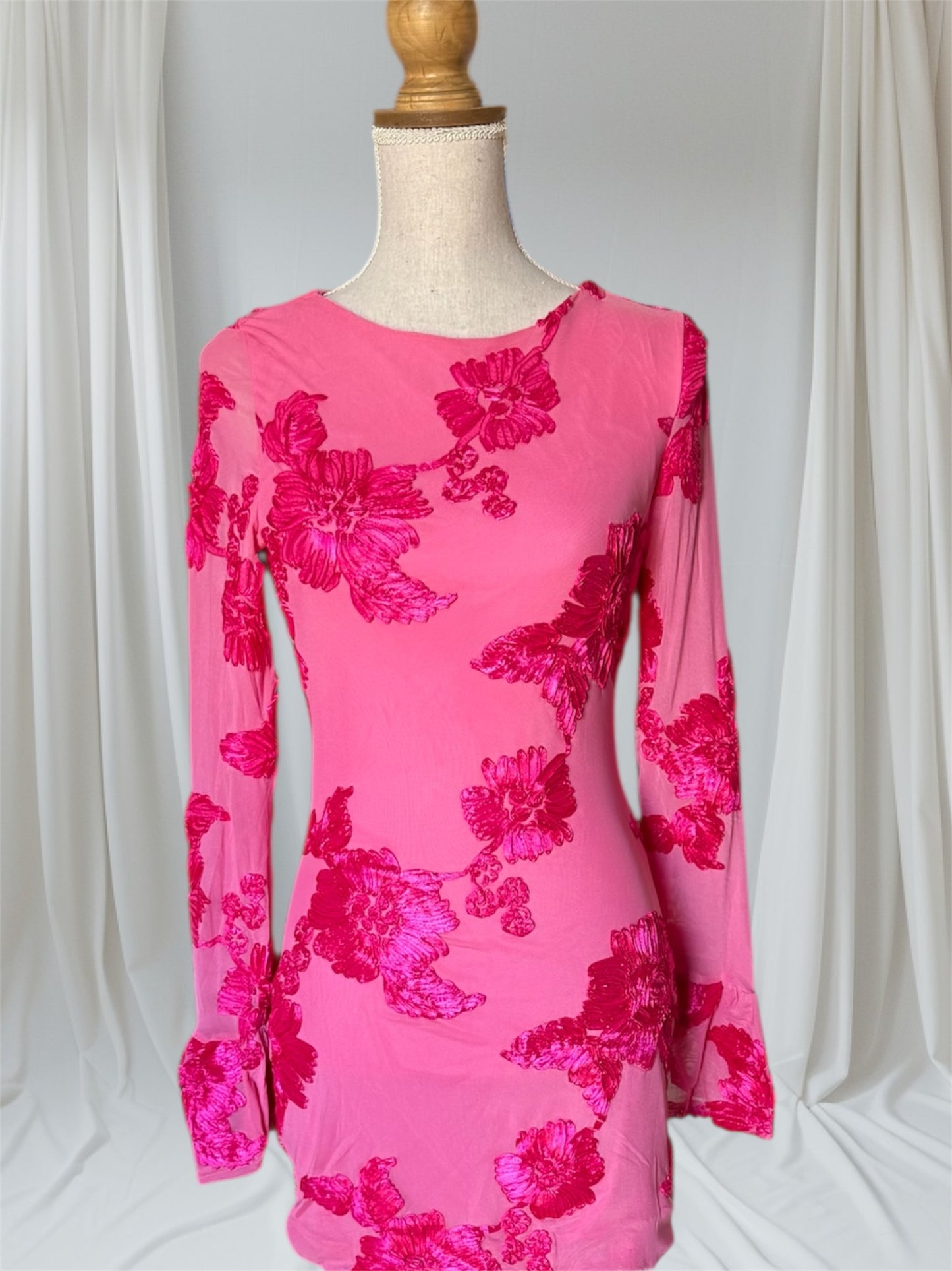 Robe à fleurs courte Romy rose