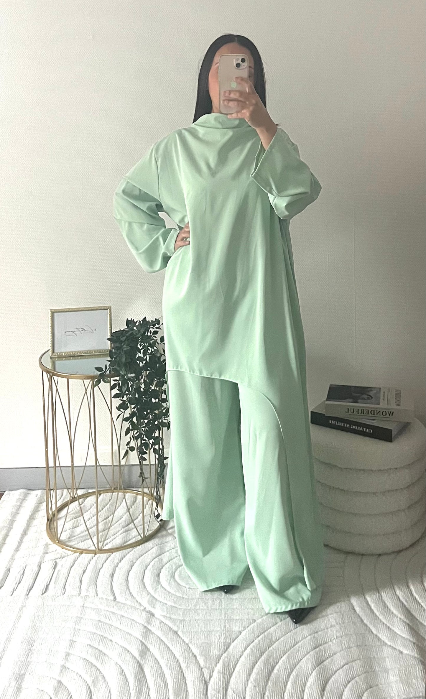 Ensemble asymétrique vert