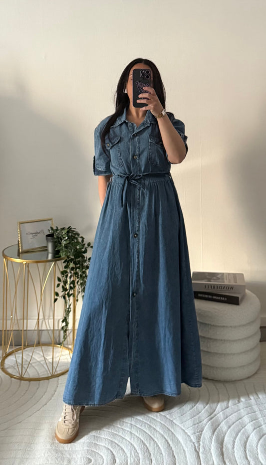 Robe en jean avec ceinture