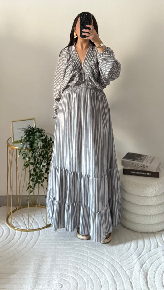 Robe à rayures grise