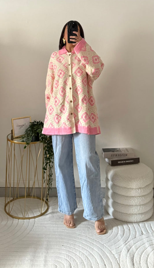 Gilet à crochet rose